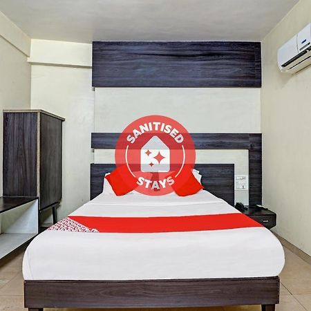 Oyo 82461 Hotel Darshan Banquet And Rooms Surat Exterior foto