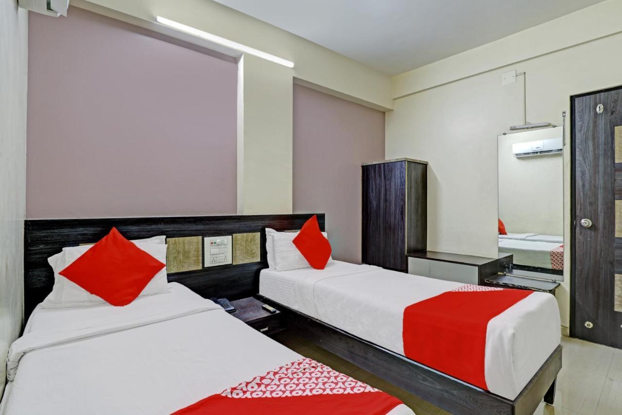 Oyo 82461 Hotel Darshan Banquet And Rooms Surat Exterior foto